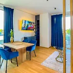 Kaiser Lodge by AlpenLuxus mit Rooftop Pool&Tiefgaragenstellplatz