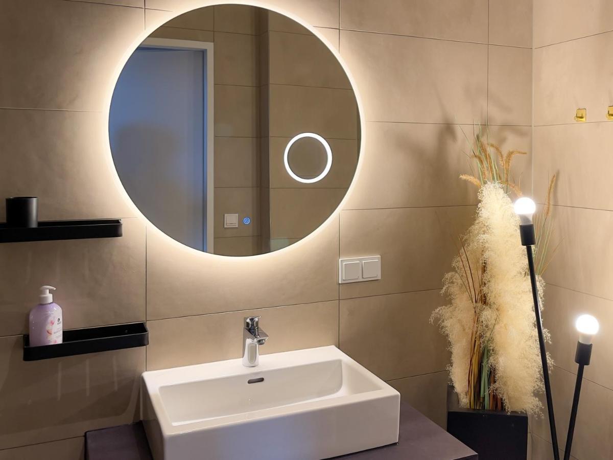 Apartment Kaiser Lodge by AlpenLuxus mit Rooftop Pool&Tiefgaragenstellplatz Wien